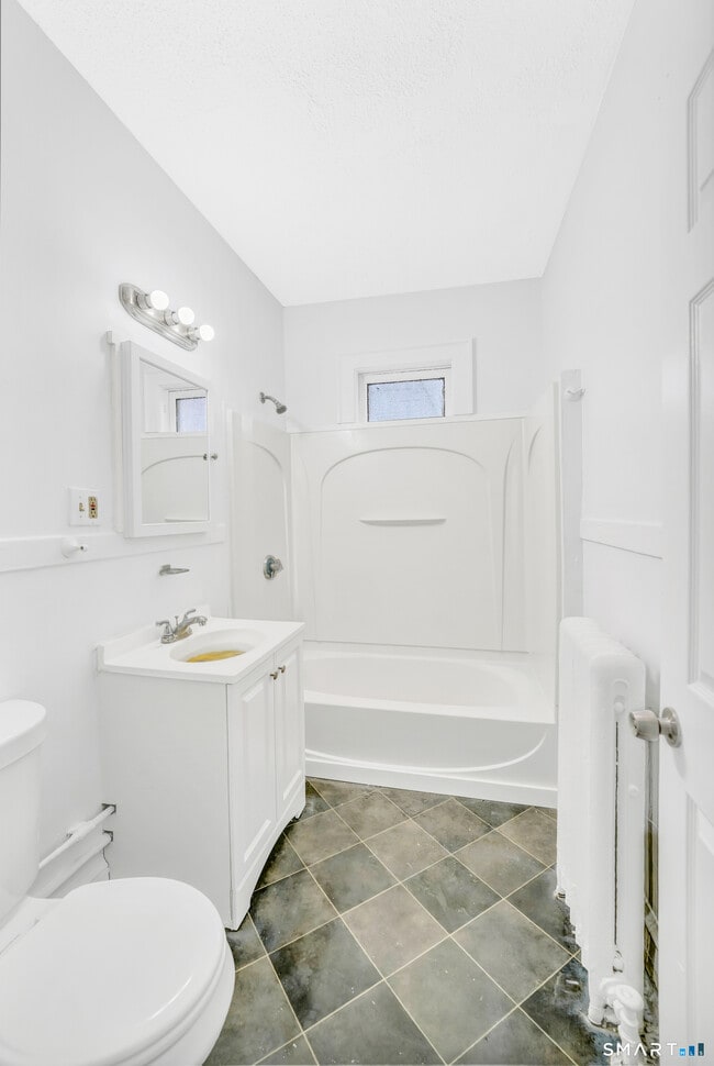 Photo - 1040 Capitol Ave