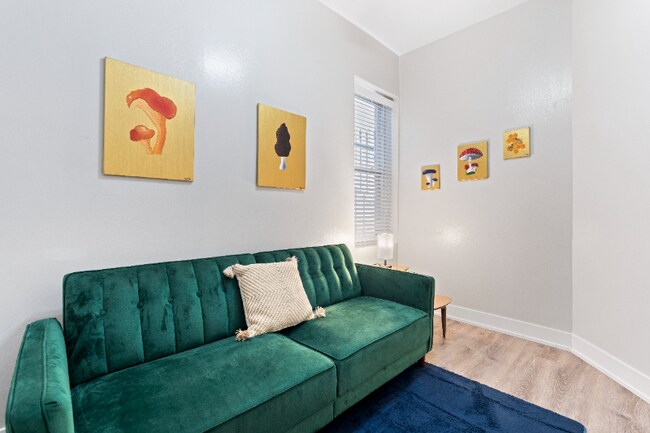 2345 W 21st St Unit 1