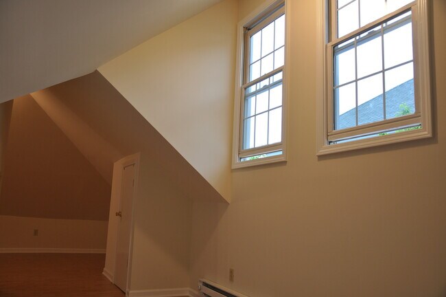 Photo - 337 S Broadway Park Unidad A