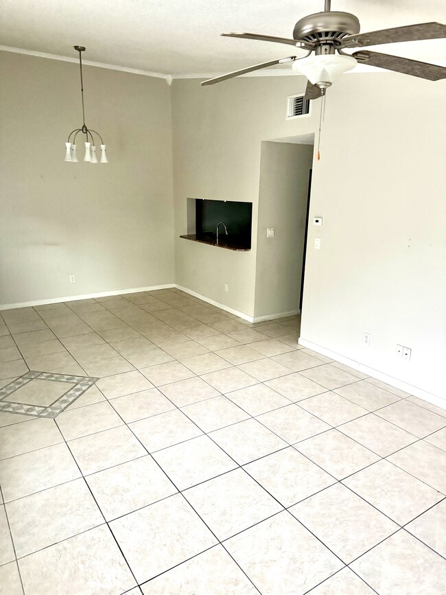 Building Photo - 4826 S Semoran Blvd Unit 1007 Rental