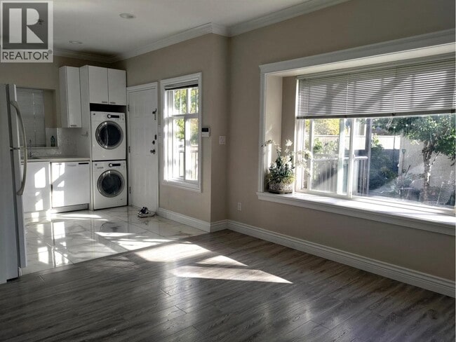 Photo - 8006 Cartier St