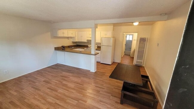 Building Photo - 3695 Spruce Ave Rental
