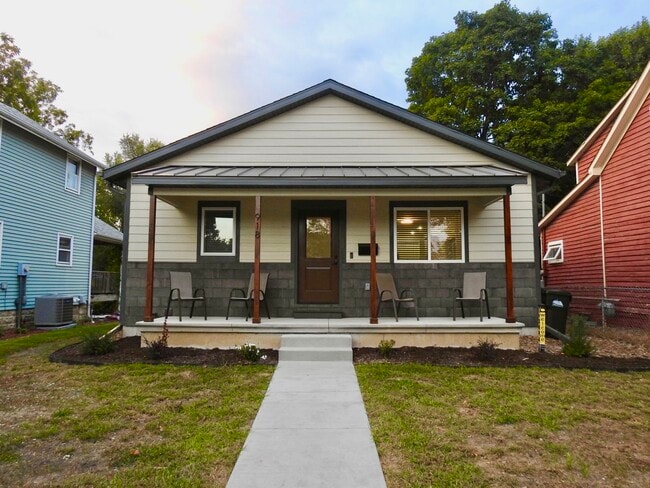 Building Photo - 918 E Bloomington St Rental