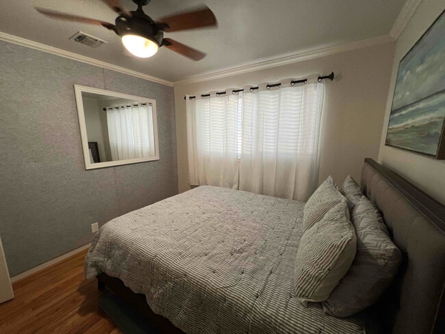 Photo - 5001 Whitney Ave