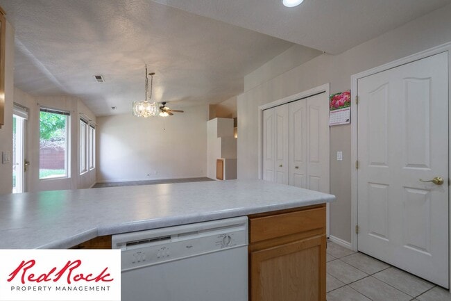 Photo - 3 Bed 2 Bath Home in Ivins with Views of Red Mountain