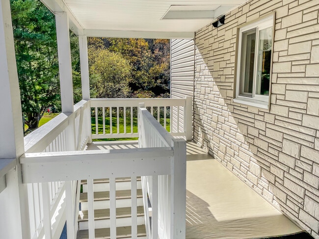 Building Photo - 210 Mount Vernon Ave Unit 2