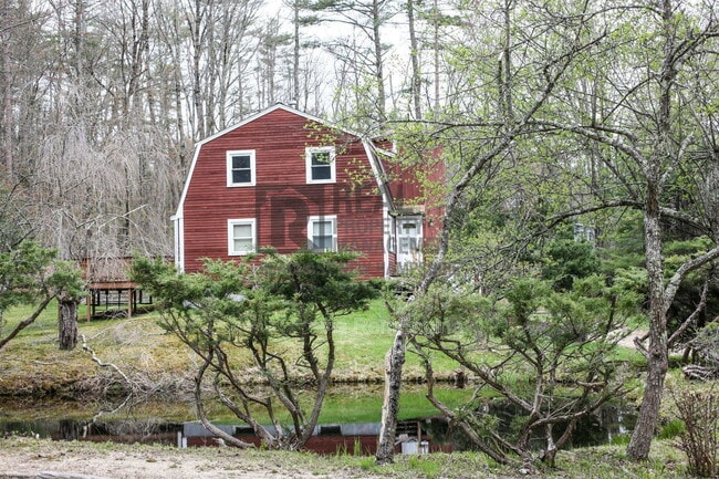 Photo - 6 Spruce Ln
