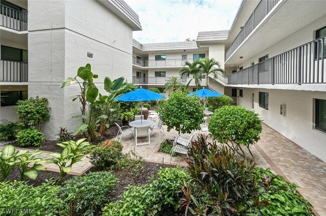 Building Photo - 788 Park Shore Dr Unit C25