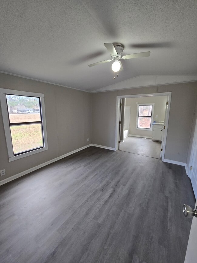 Photo - 8900 Kiger Rd