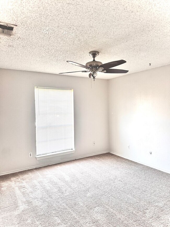 Photo - Midway 2/2 duplex