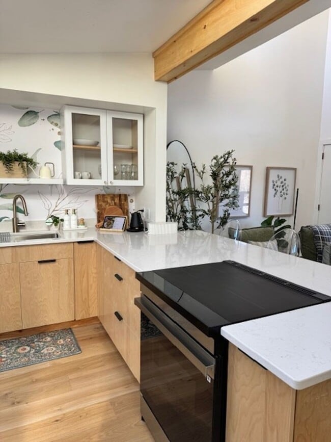 Photo - 148 E Hill Rd