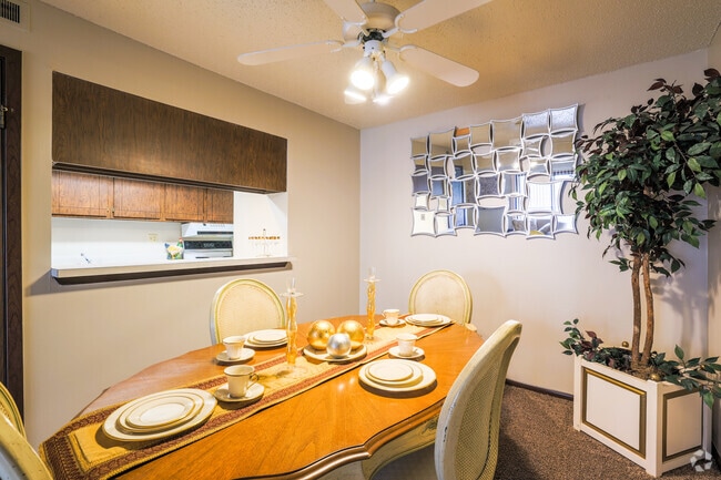 2BR, 1BA - 960SF - Village Park at Cedarbrooke