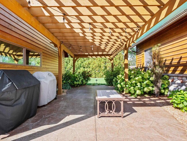 Photo - 1905 E 750 S