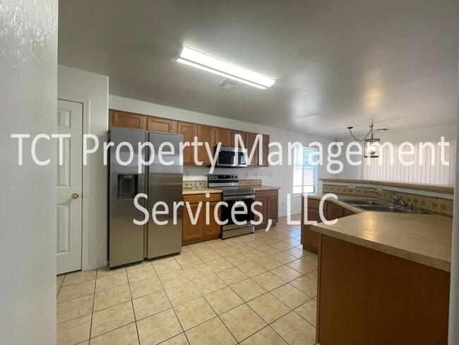 Photo - Large 3 Bed/2.5 Bath plus office AND Loft in Avondale!