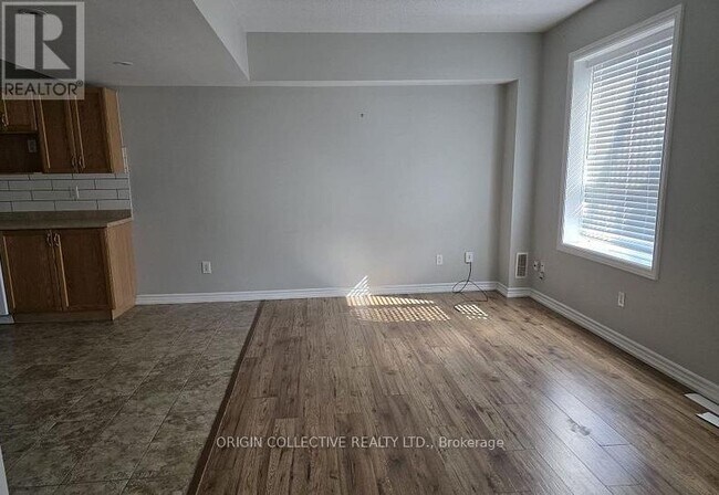 Photo - 329 Edgehill Dr