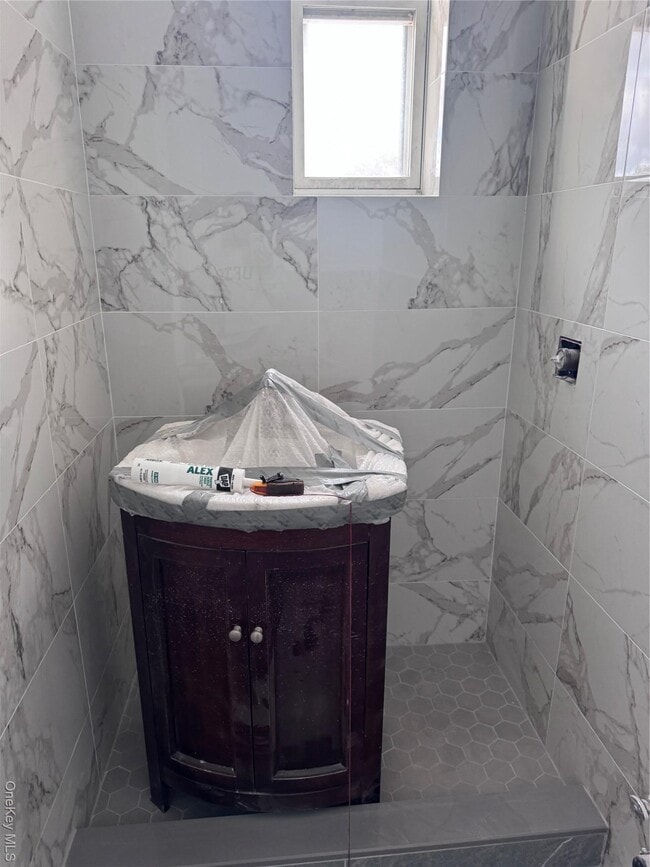 Photo - 70-15 66th St