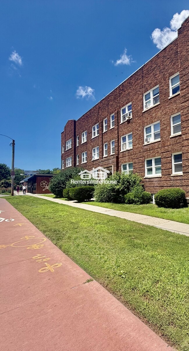 Photo - 3607 Ingersoll Ave