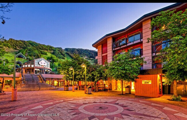 Photo - 555 E Durant Ave Unidad 2L