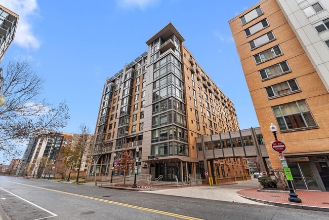 Building Photo - 440 L St NW