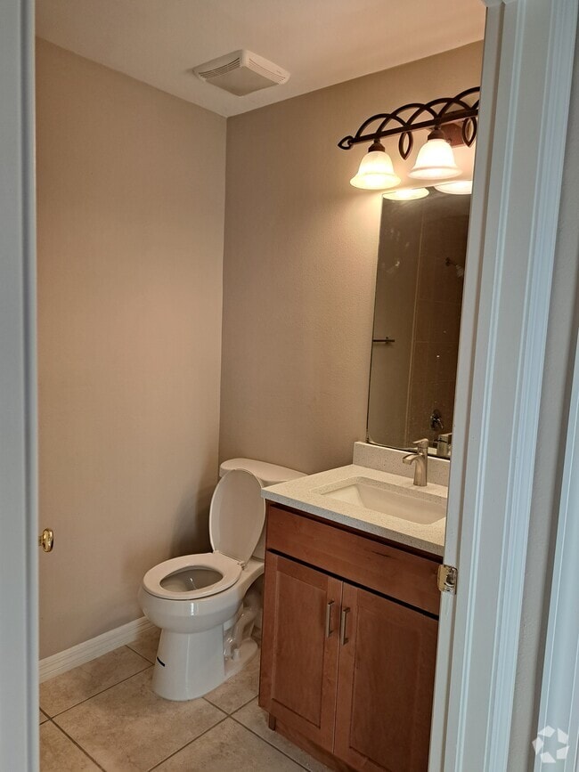 Building Photo - 724 SW 35th St Rental