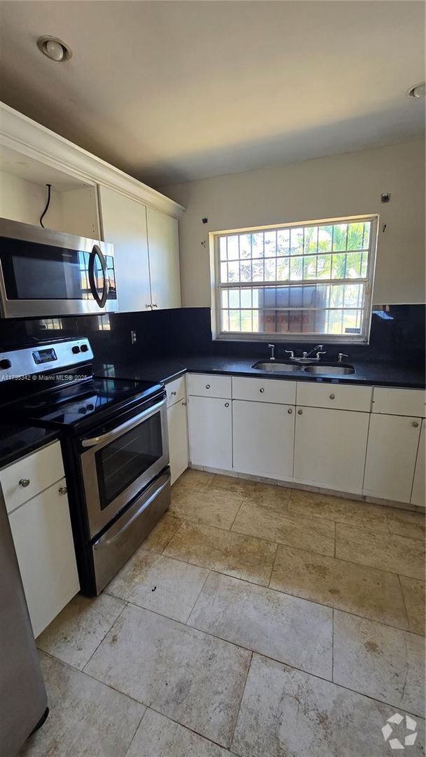 Building Photo - 2705 NW 204th Ln Rental