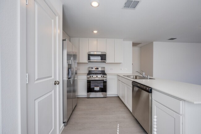 Photo - 3925 Pontchartrain Pkwy