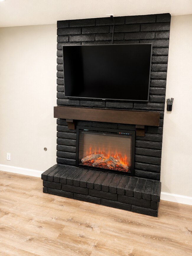 Photo - 708 Meadow Way