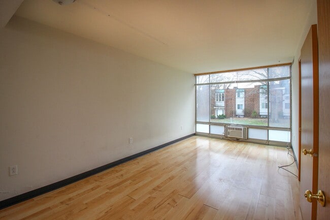 Photo - 2BR/1BA Apartment - Near Campus - Swift access to Class! WATER INCLUDED! $1,000/MO Unit 105