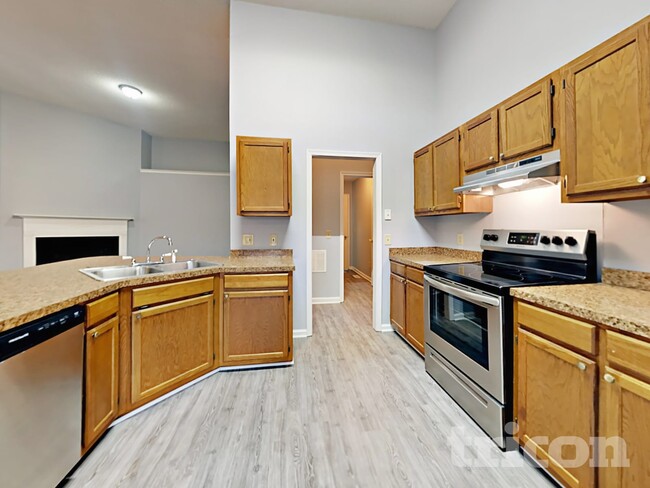 Photo - 100 Chippenham Cir