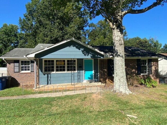 3 Bedroom, 1.5 Bathroom House in Winston-S... - 3 Bedroom, 1.5 Bathroom House in Winston-S...