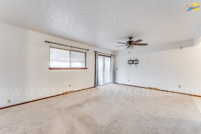 Photo - 8410 E Castle Dr