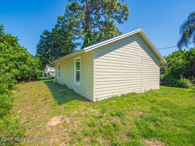 Photo - 1325 17th Pl SW