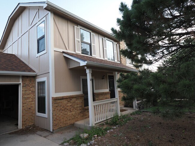3 Bdrm, 2.5 Bath Home off of Powers! - 3 Bdrm, 2.5 Bath Home off of Powers!