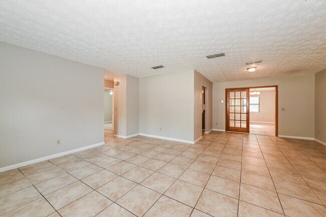 Photo - 7279 Sharbeth Dr S