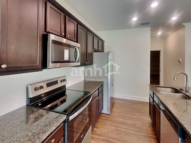 Photo - 8571 Highfield Ave