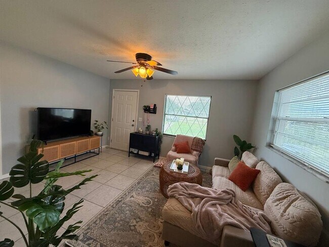 Photo - 10812 Hannaway Dr