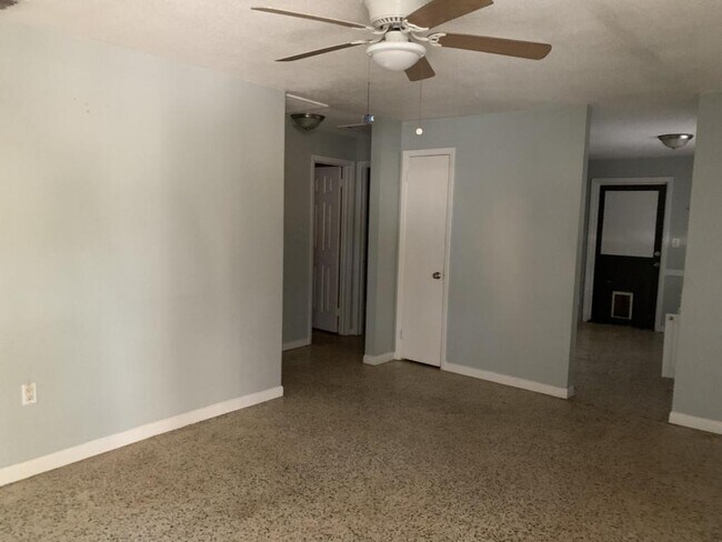 Photo - 1186 Sedeeva St