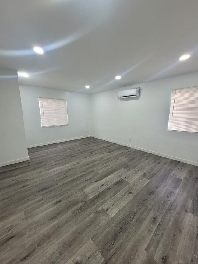 Photo - 4620 Tweedy Blvd Unit A