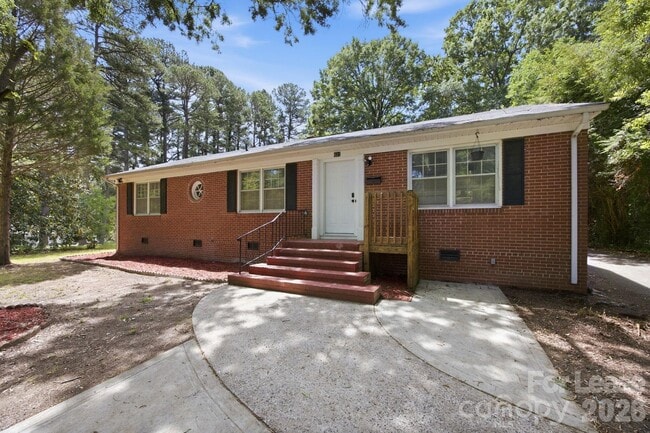 Photo - 631 Townsend Ave