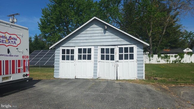 Photo - 101 N Broadway