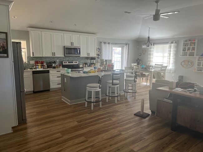 Building Photo - 8400 Gwilada Dr