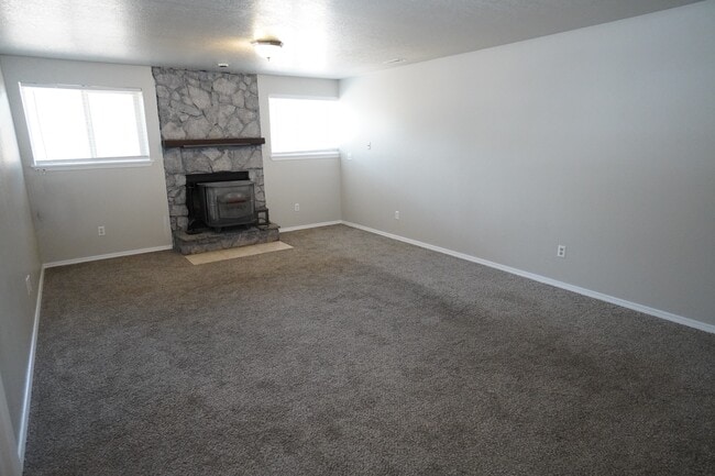 Photo - 698 Berwick Dr