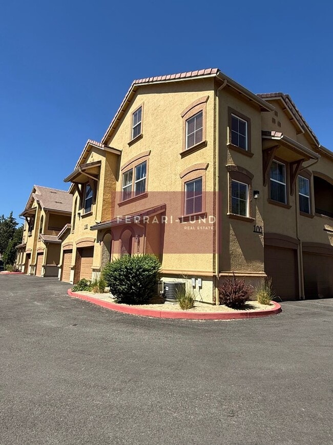 Building Photo - Beautiful townhome in Fallen Leaf , only 35 minutes from Incline Village-  Kay DeAlba Property!!!