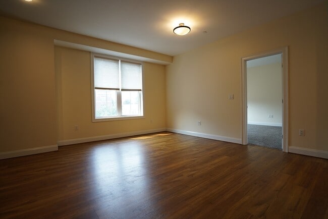 Building Photo - 367 Broadway Unit 403 Rental