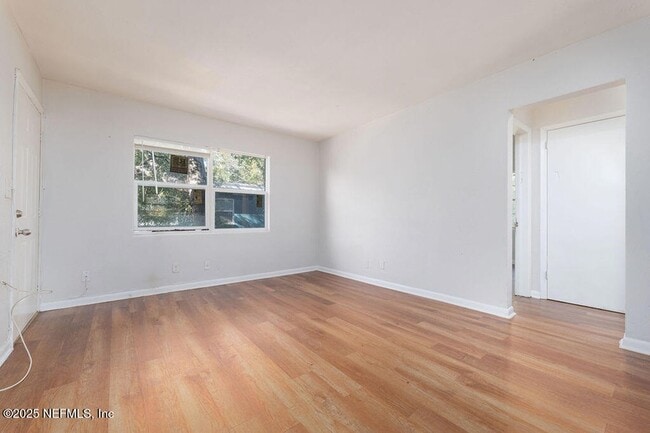 Photo - 239 E 16th St Unit 4