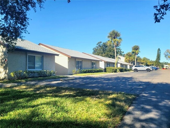 4215 E Bay Dr