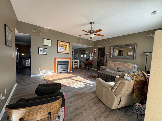 Photo - 3 Bedroom Home Furnished or unfurnished available