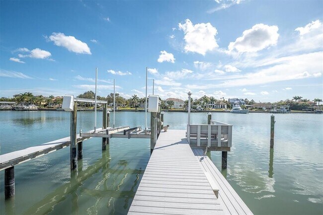 Photo - 309 Buttonwood Ln