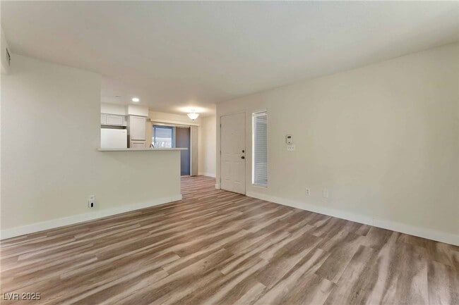 Building Photo - 5259 Caspian Springs Dr Unit 102