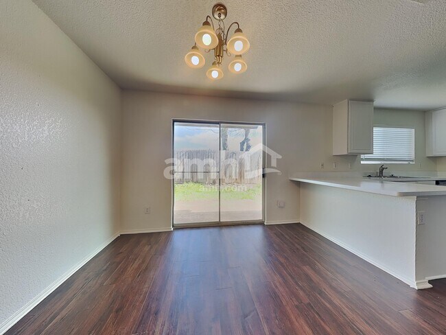 Photo - 8528 Hawkview Dr